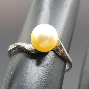 Pearl and Sterling Silver Ring